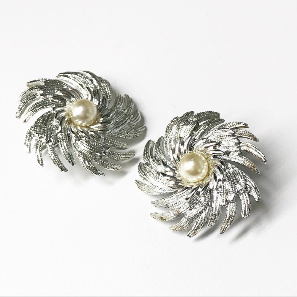 Sarah Coventry 1969 "Silvery Sunburst" Clip Earrings